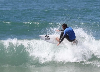 Surfer a Carcans.jpg